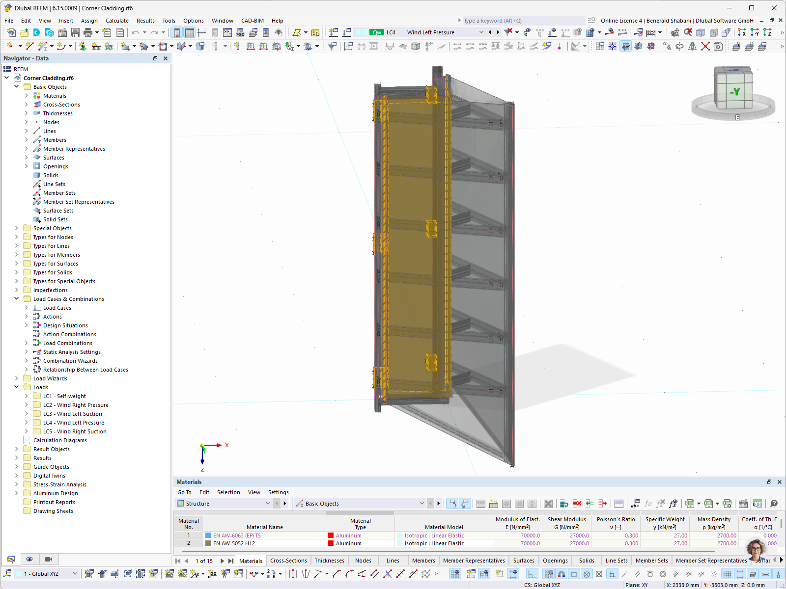 Modelo RFEM da estrutura portante de um elemento de fachada com vários andares