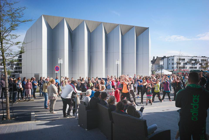 Hallentragwerk aus Stahl und Aluminium (© Julien Lanoo)