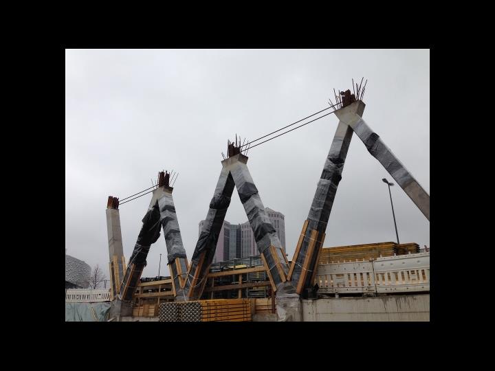 V-образные колонны в процессе строительства (© FCP - Fritsch, Chiari & Partner ZT GmbH)