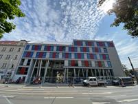 Профессиональное училище, вид спереди (© base | d GmbH)