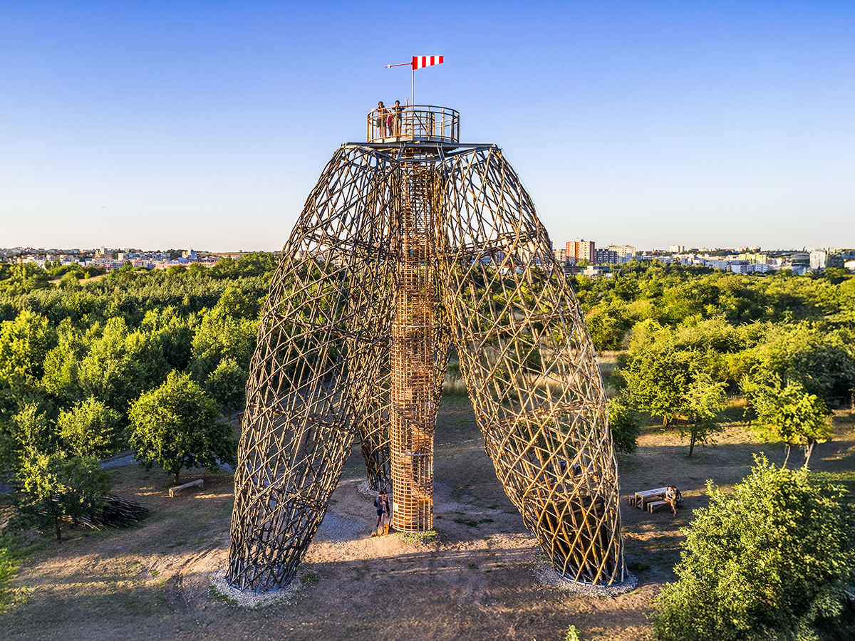 Смотровая башня Дубравка - общий вид (© Aleš Jungmann)