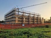 Конструкция спортивного зала Corni в Модене с современными архитектурными элементами