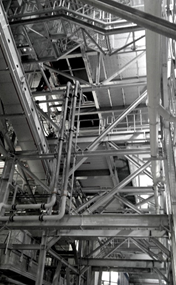 施工过程中的钢结构（©Kozlowski-Projekt）