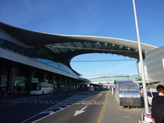 俄罗斯谢列梅捷沃机场主拱桥和桥（©Bollinger+Grohmann）