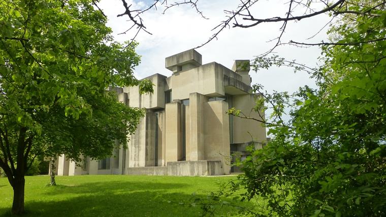 博客 000081 | 没有人知道它们应该代表什么的奇怪的结构 - 甚至可能是建筑师自己都不知道？ 在我们继续讨论eysore之前