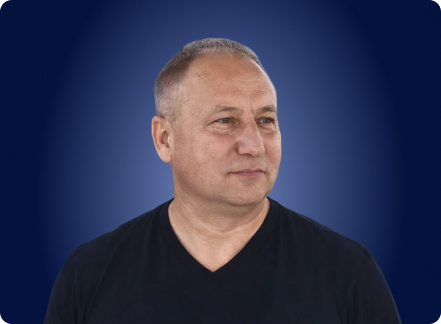 工程师 Sergiy Umanskiy 设计的在建项目，展示了现场的结构构件。